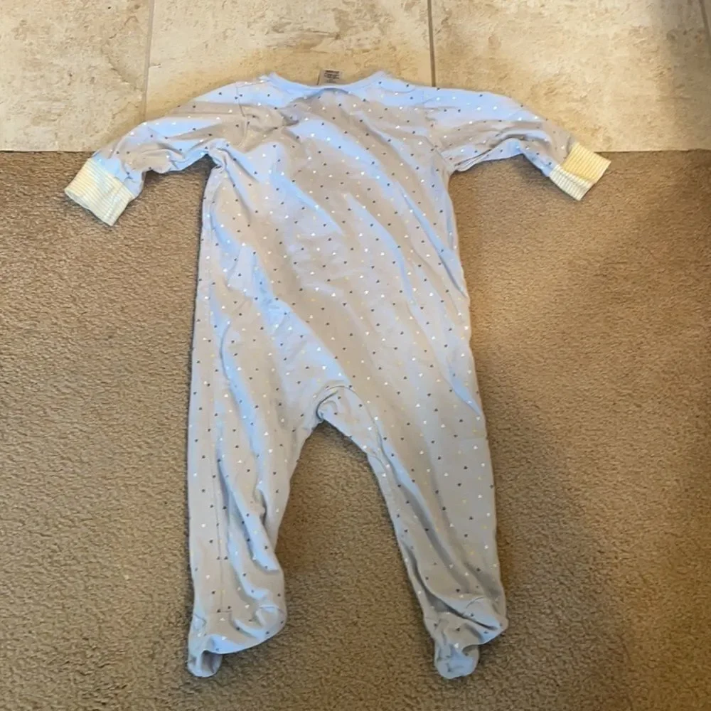 𝅺3/$15 Gerber babies pj onesie